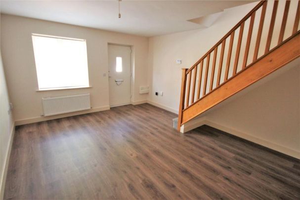 2 bedroom terraced house to rent - Photo 1