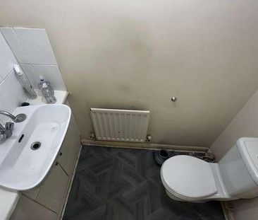Spacious Room In Friendly Shared House &#; All Bills Included, LU4 - Photo 3