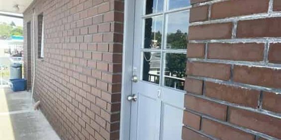 Modern and Bright 2 Bedroom unit - Photo 3