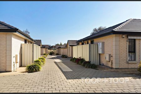 Low maintenance home in a perfect location! - Photo 5