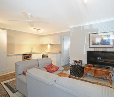 Immaculate one bedroom unit in prime location - Photo 1