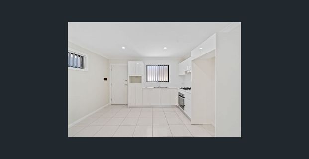 Spacious private granny flat with water included - Photo 1