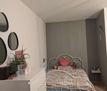 Zwischenmiete in München – Voll möbliertes Studio (Dez & Januar) - Photo 1