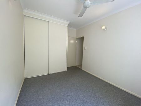 BEAUTIFUL 1BDR GROUND FLOOR UNIT - Photo 4