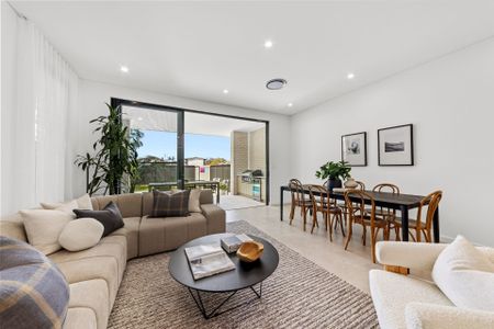 Where Coastal Calm Meets Contemporary Luxury - Photo 2