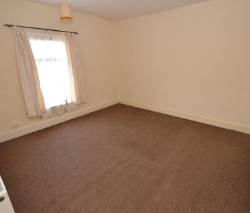 2 Bedroom Terraced House - Photo 3