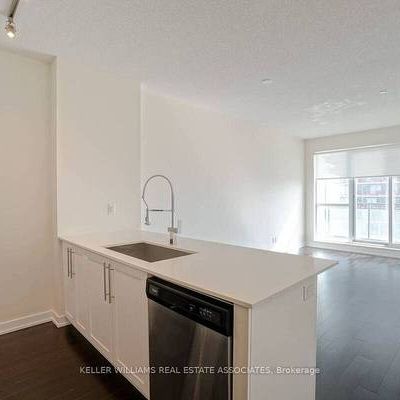 Burnhamthorpe Rd W & Confederation Pkwy Spacious 1Bdrm Modern Kitchen - Photo 1