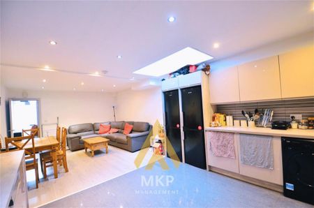 7 bedroom terraced house to rent - Photo 5