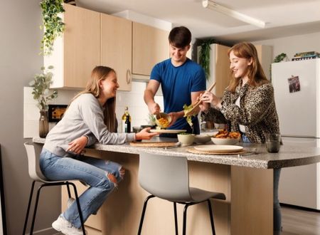Room in a Shared Flat, Grand Central, L3 - Photo 3