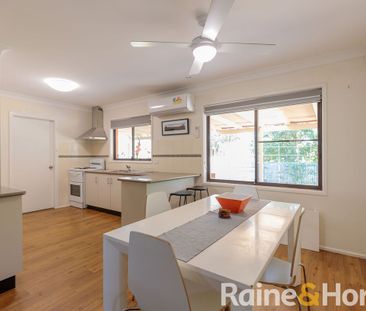 Convenient Central South Duplex - Photo 2