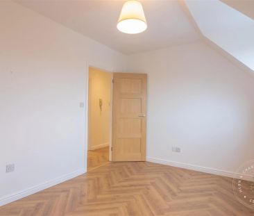 2 Bedroom Flat - Photo 2