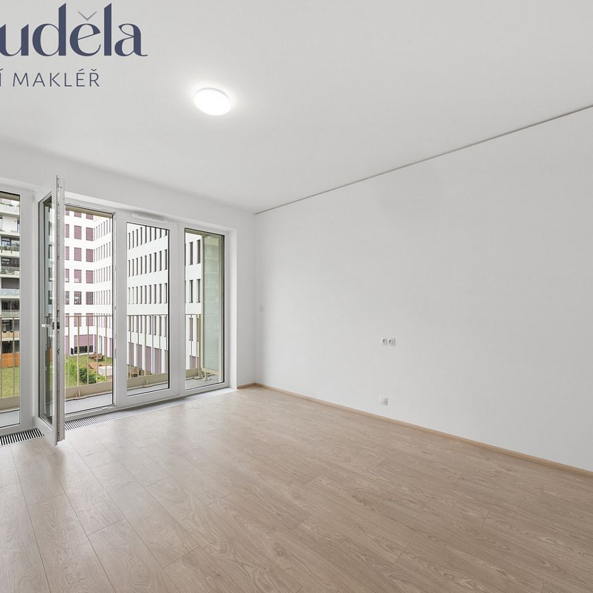 Pronájem bytu 1+kk 24 m² - Photo 1