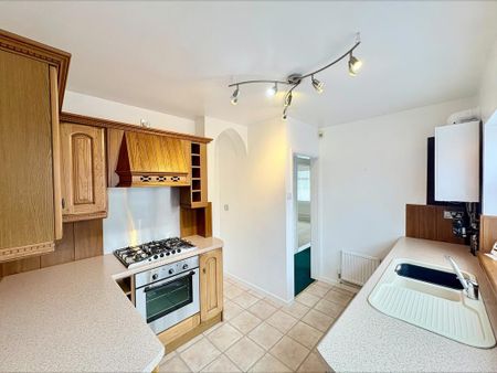 2 bedroom semi-detached bungalow to rent - Photo 2