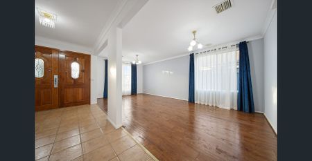 Spacious family living in the heart of Lakeside Estate. - Photo 2