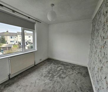 3 bedroom end of terrace house to rent - Photo 3