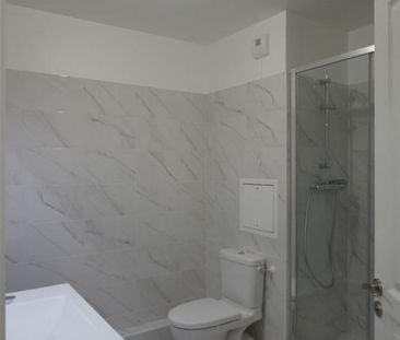 Location Appartement 2 pièces 43m² LE PLESSIS ROBINSON 92350 - Photo 4