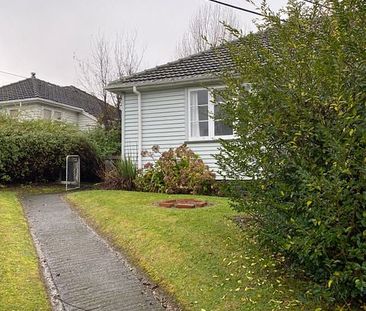 Tidy 2 Bedroom with large backyard - Photo 6