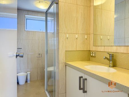 South Perth - Photo 4