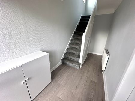 Prenton Village Road, Prenton - Photo 2