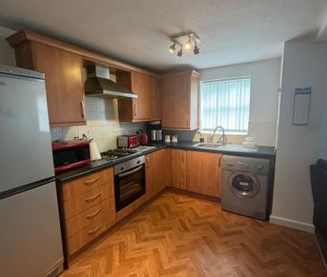 2 bedroom flat to rent - Photo 2
