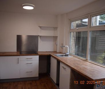 2 bedroom end of terrace house to rent - Photo 3