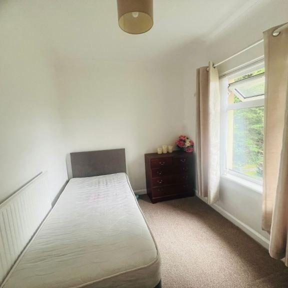 Room in a Shared House, Elford Grove, LS8 - Photo 1