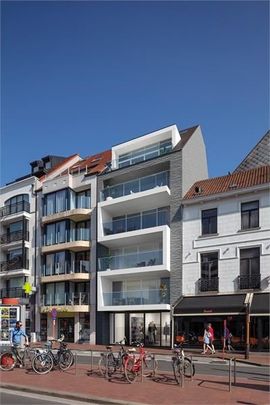 Nieuwbouwappartement met aangename gevelbreedte van 7m20 gelegen te Lippenslaan Knokke. - Photo 1