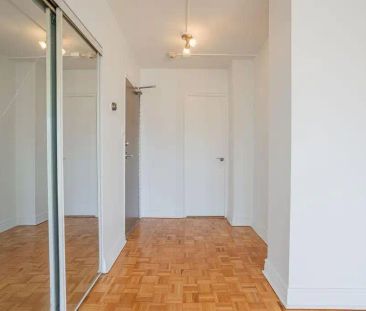 3210-3250 Forest Hill — 3 ½ - Photo 3