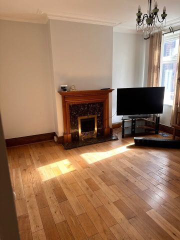 4 Bed Detached House, Vivian Road, S5 - Photo 2