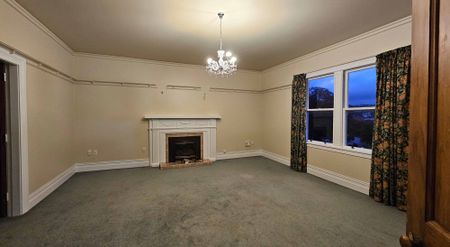 House with a view over Wellington - Photo 2