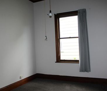 Large Villa with fully fenced backyard! - Photo 5