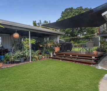 HUGE! 3 Bedroom house with multiple living rooms and extra media/re... - Photo 6