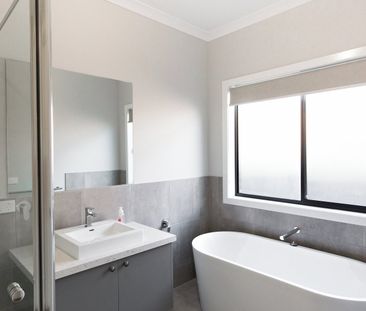 LOW MAINTENANCE FAMILY HOME - Photo 6