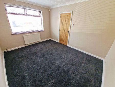6 bedroom detached house to rent - Photo 5