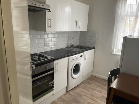 2 bedroom flat to rent - Photo 4
