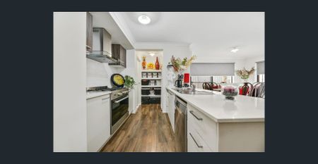 Beautiful 4-Bedroom Family Home in Belmond Estate – Spacious, Stylish & Low Maintenance! - Photo 5