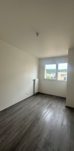 Location Appartement 3 pièces 65 m² LOUVIERS - Photo 1