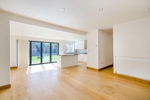 3 bedroom bungalow to rent - Photo 1