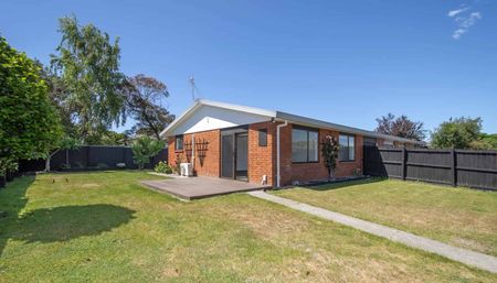 Easy-Care Living in Handy Location! - Photo 4