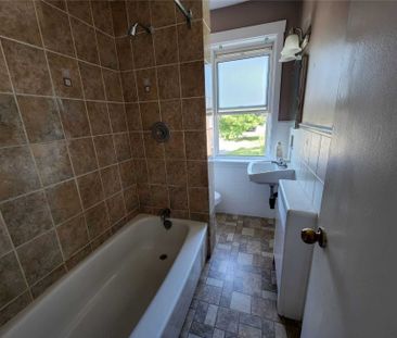 For Lease - 30 Lasalle Court Unit# 12, Oshawa, Ontario - Photo 6