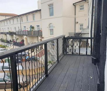 2 bedroom flat to rent - Photo 6