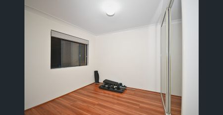 2 Bedroom Spacious Unit!! - Photo 2