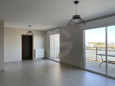 Location Appartement 2 pièces 66m² SETE 34200 - Photo 3