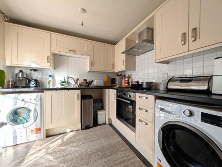 2 bedroom flat to rent - Photo 4