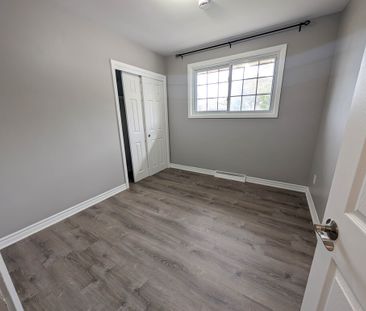 Bright and Comfortable 3-Bedroom Unit in Niagara Falls! - Photo 2