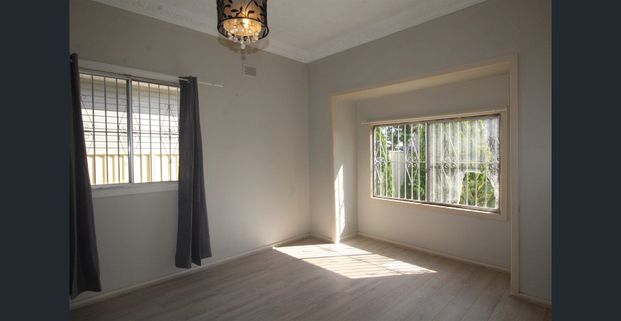 THREE BEDROOM FAMILY HOME - Photo 1