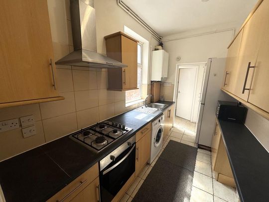 3 bedroom terraced house to rent - Photo 1