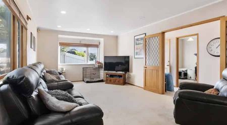 Beautiful bungalow in the heart of Remuera - Photo 3
