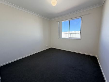 Low maintenance home - Photo 2