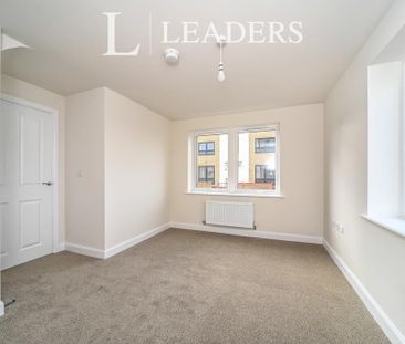 4 bedroom townhouse to rent - Photo 3
